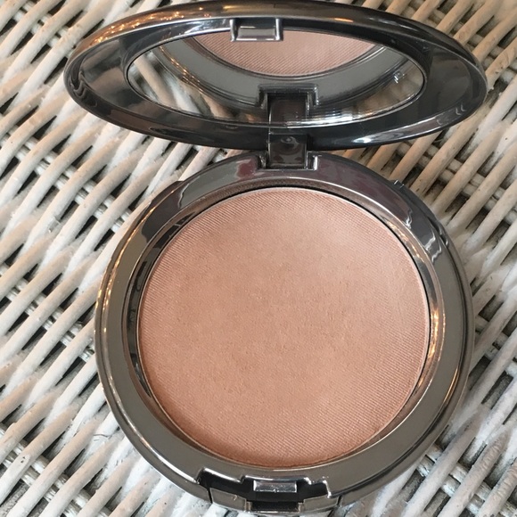 COVER FX Other - Cover Fx Highlight in moonlight